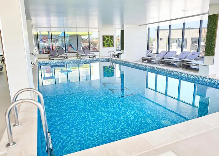 Dream & Pool Апартаменты Нэводари