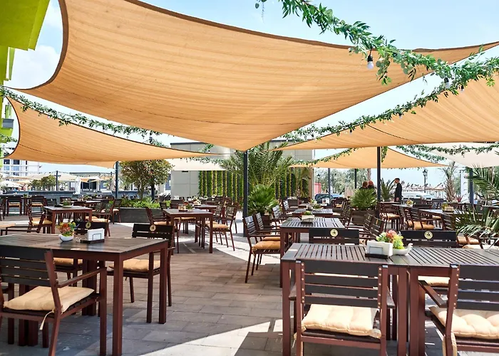 Dream & Pool Апартаменты